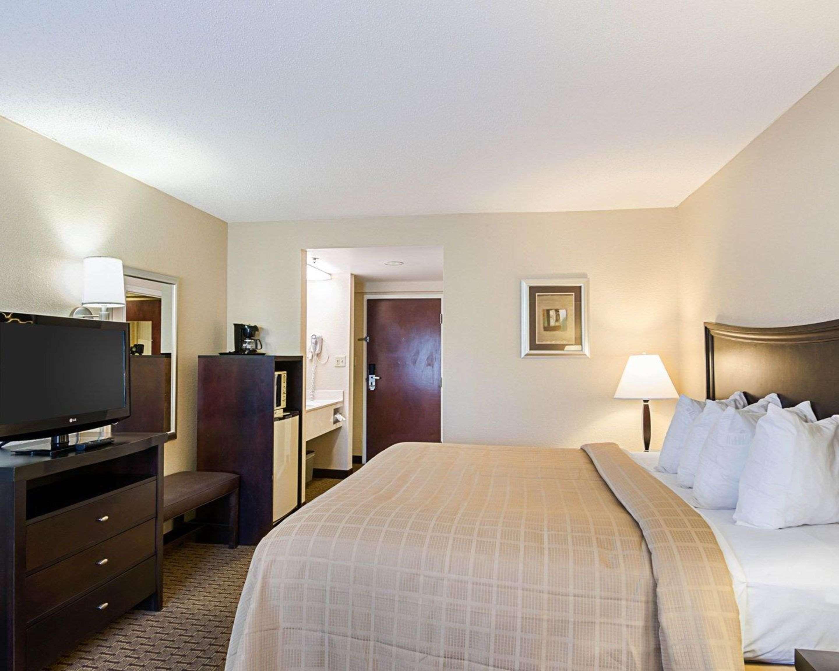 Quality Inn Troutville - Roanoke North Екстериор снимка