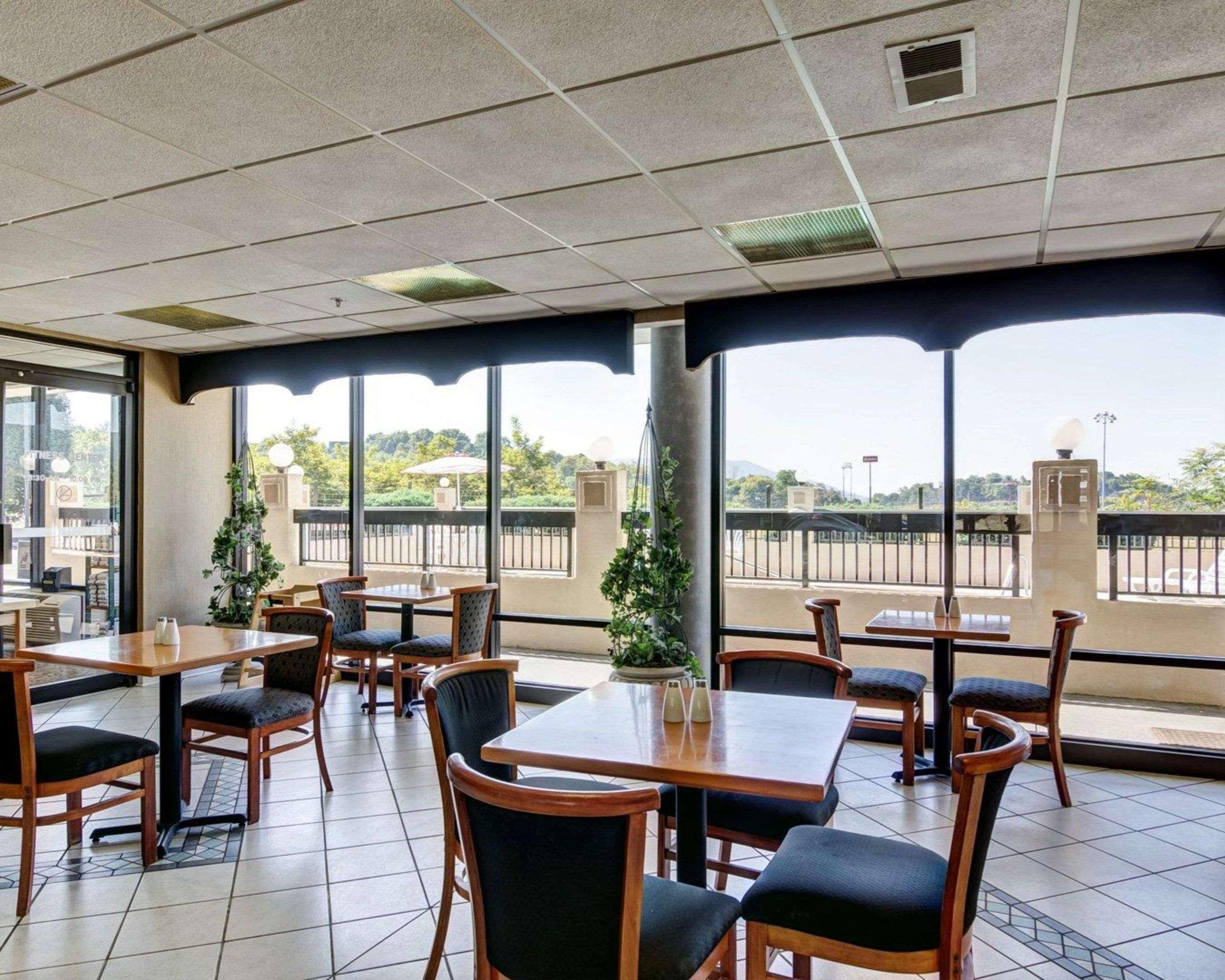 Quality Inn Troutville - Roanoke North Екстериор снимка