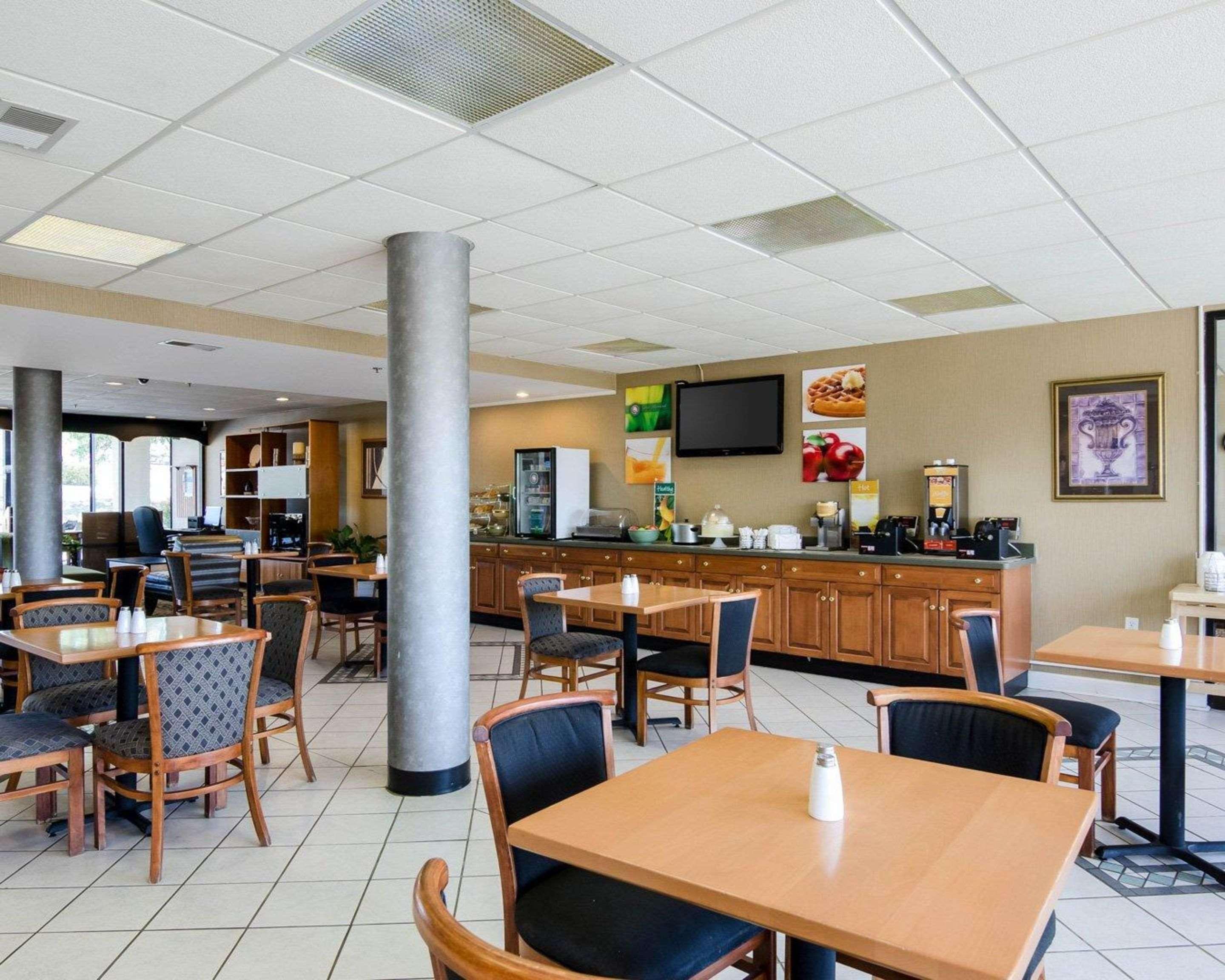 Quality Inn Troutville - Roanoke North Екстериор снимка