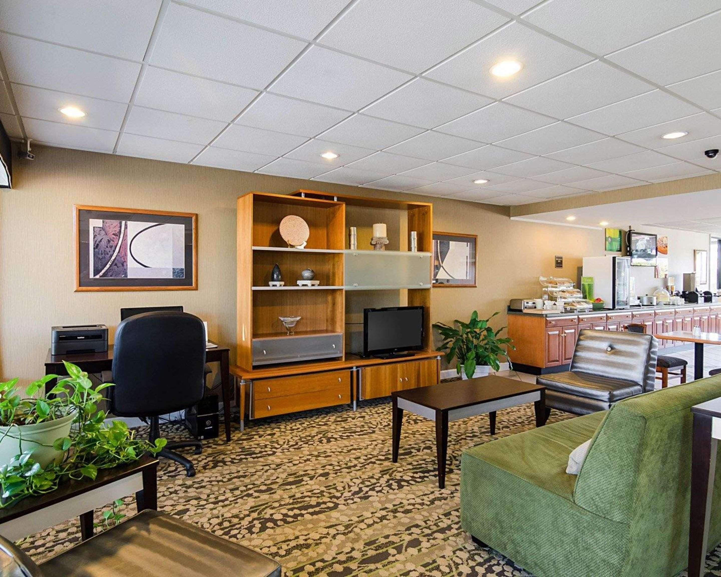 Quality Inn Troutville - Roanoke North Екстериор снимка