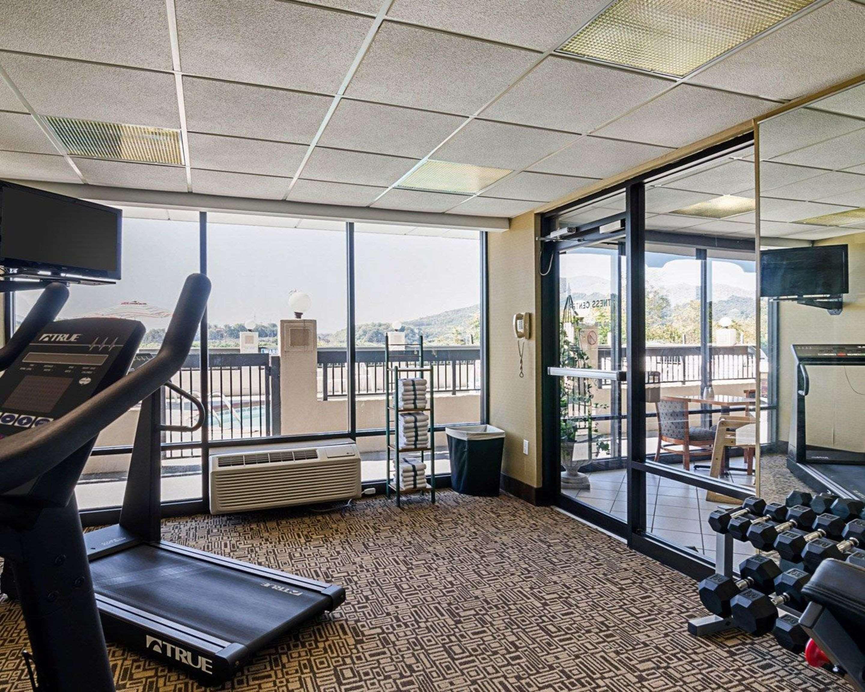 Quality Inn Troutville - Roanoke North Екстериор снимка