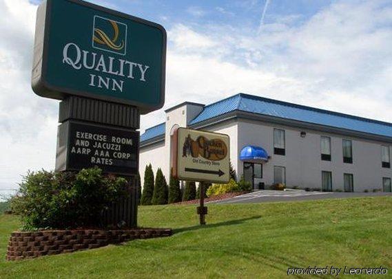 Quality Inn Troutville - Roanoke North Екстериор снимка