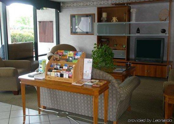 Quality Inn Troutville - Roanoke North Интериор снимка
