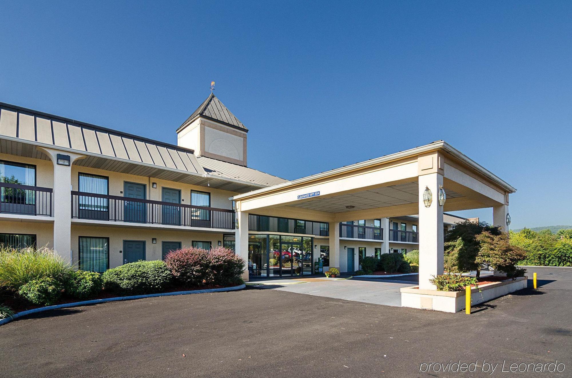 Quality Inn Troutville - Roanoke North Екстериор снимка