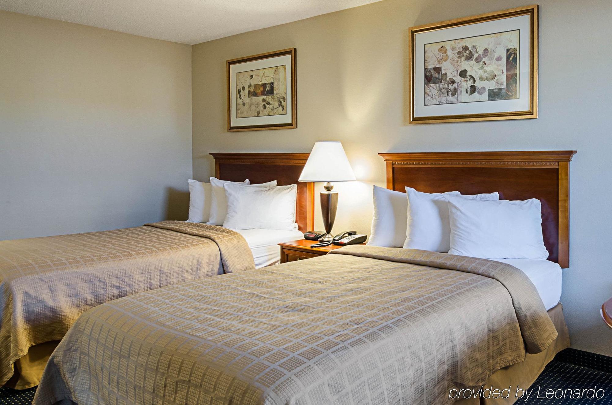 Quality Inn Troutville - Roanoke North Екстериор снимка