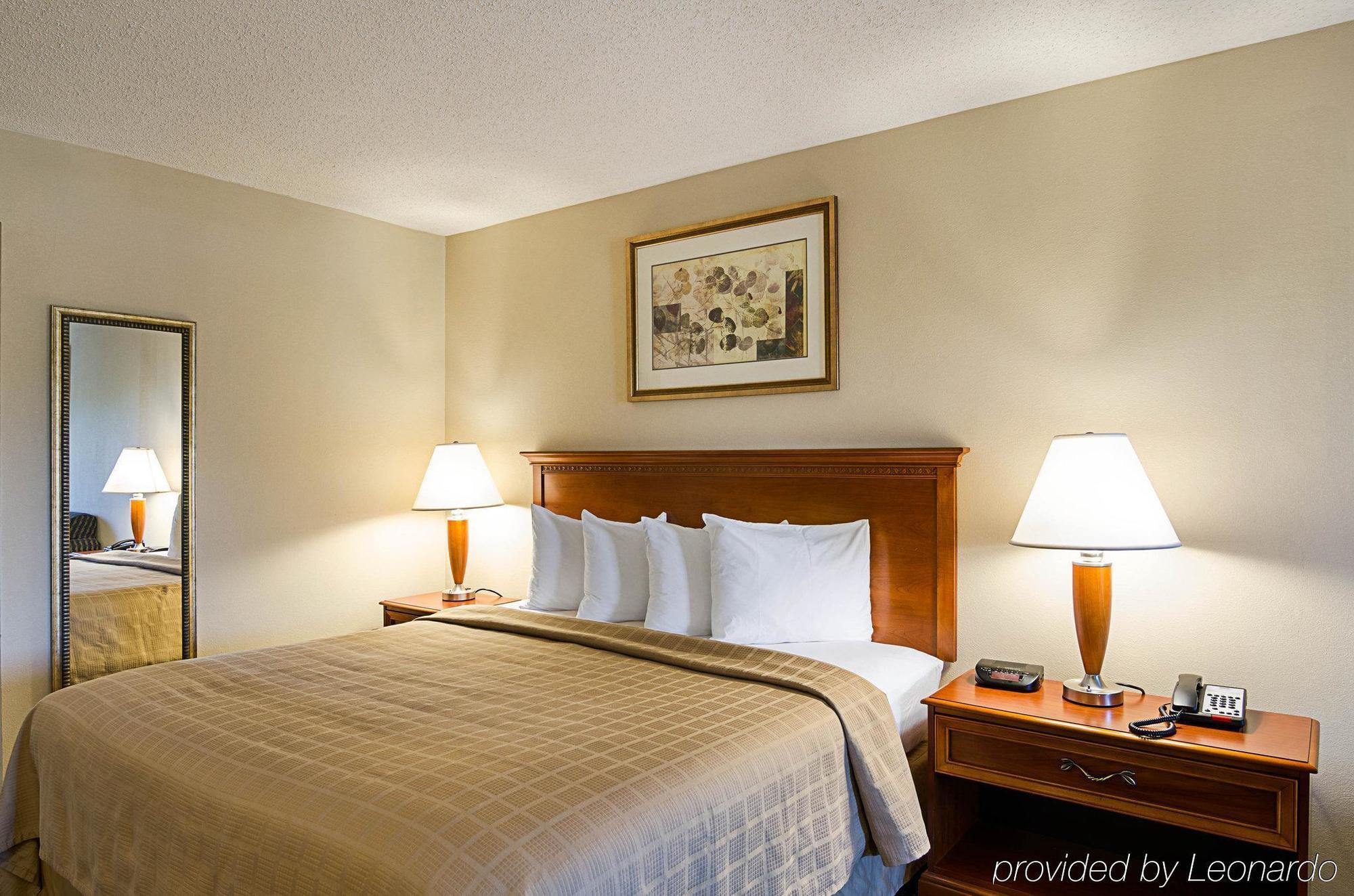 Quality Inn Troutville - Roanoke North Екстериор снимка