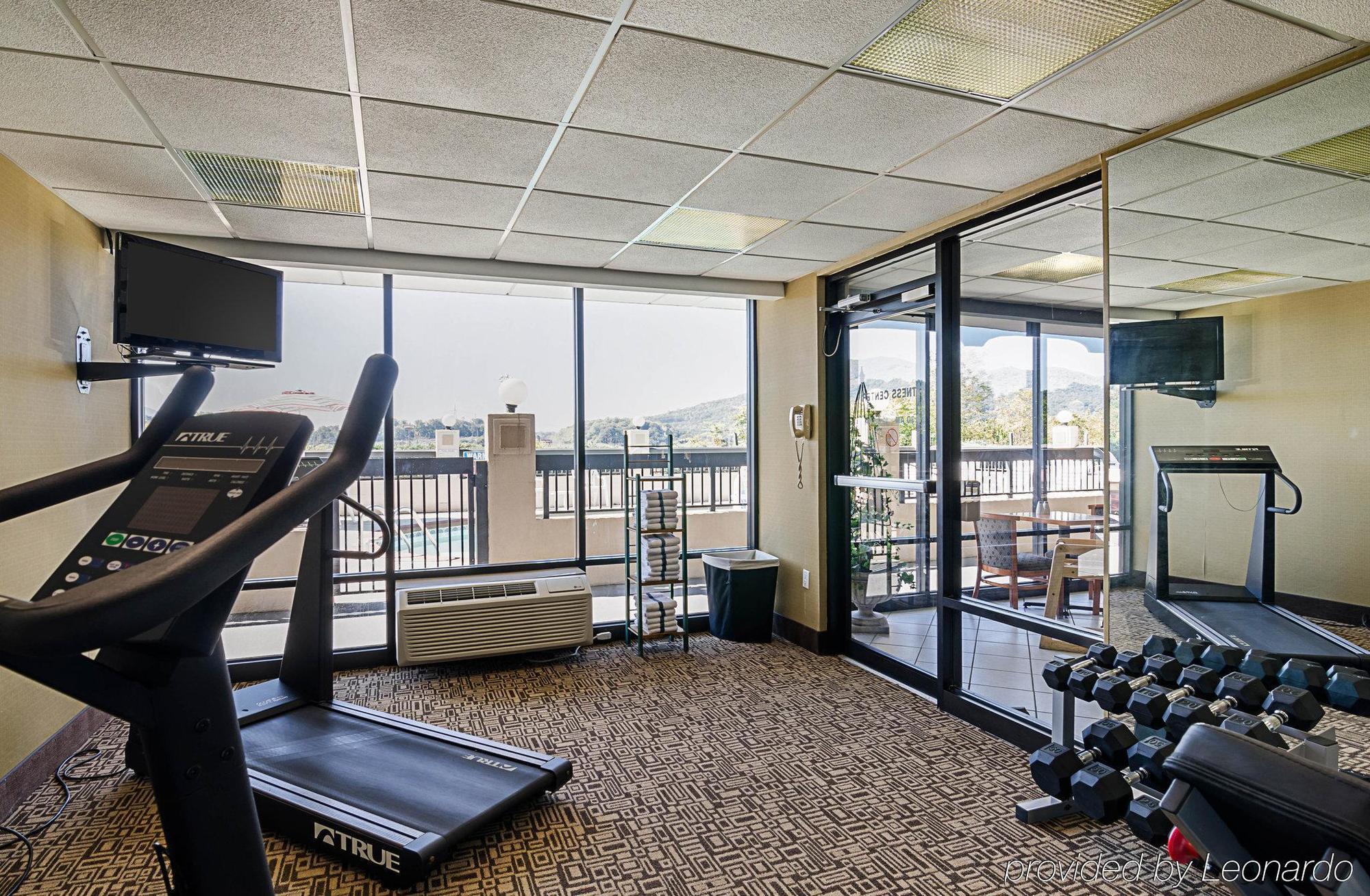Quality Inn Troutville - Roanoke North Екстериор снимка