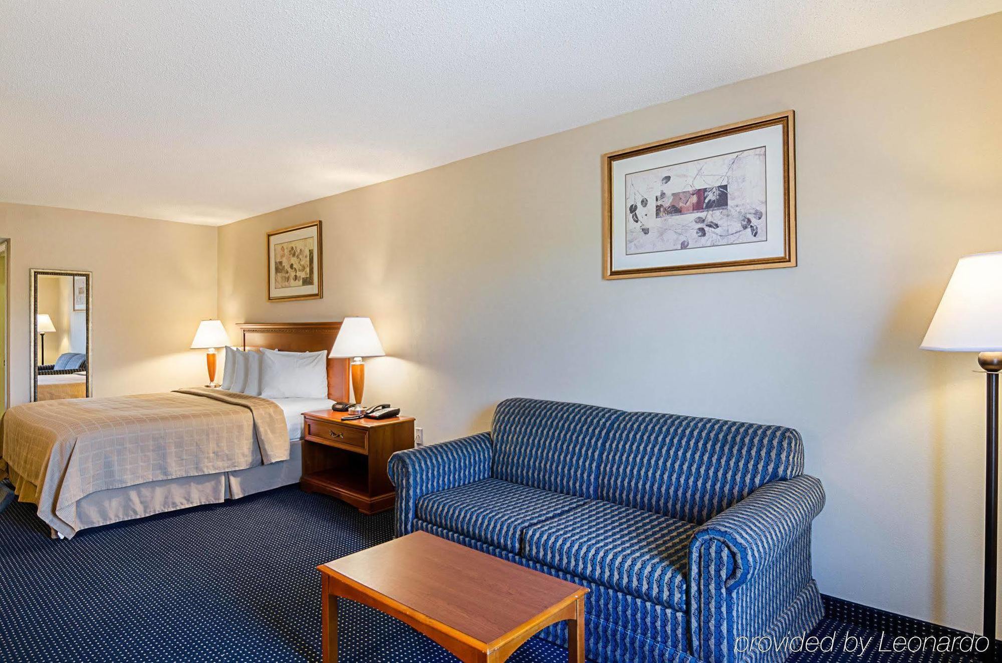 Quality Inn Troutville - Roanoke North Екстериор снимка