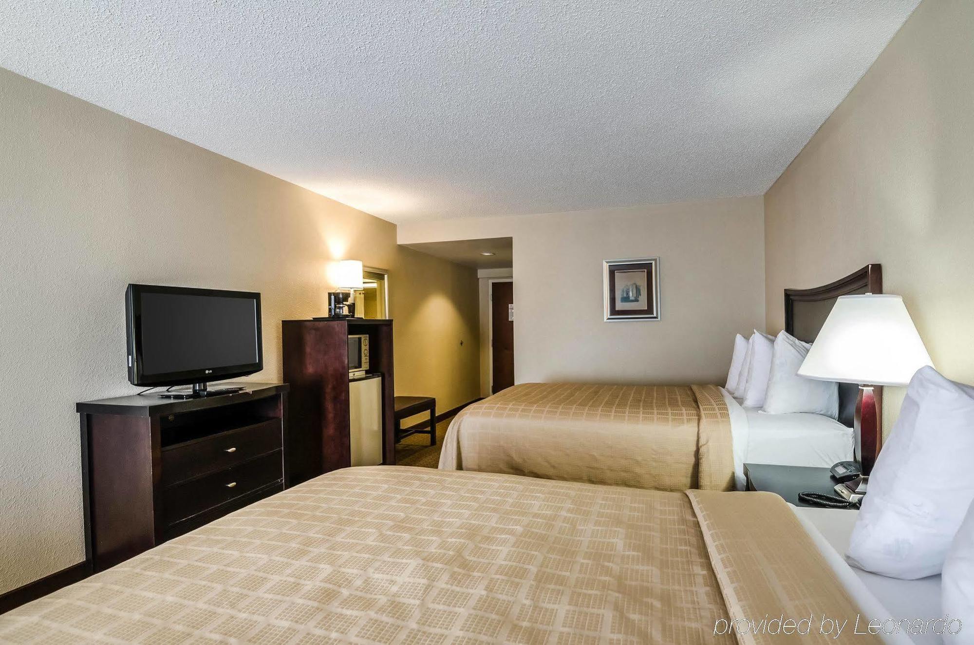 Quality Inn Troutville - Roanoke North Екстериор снимка