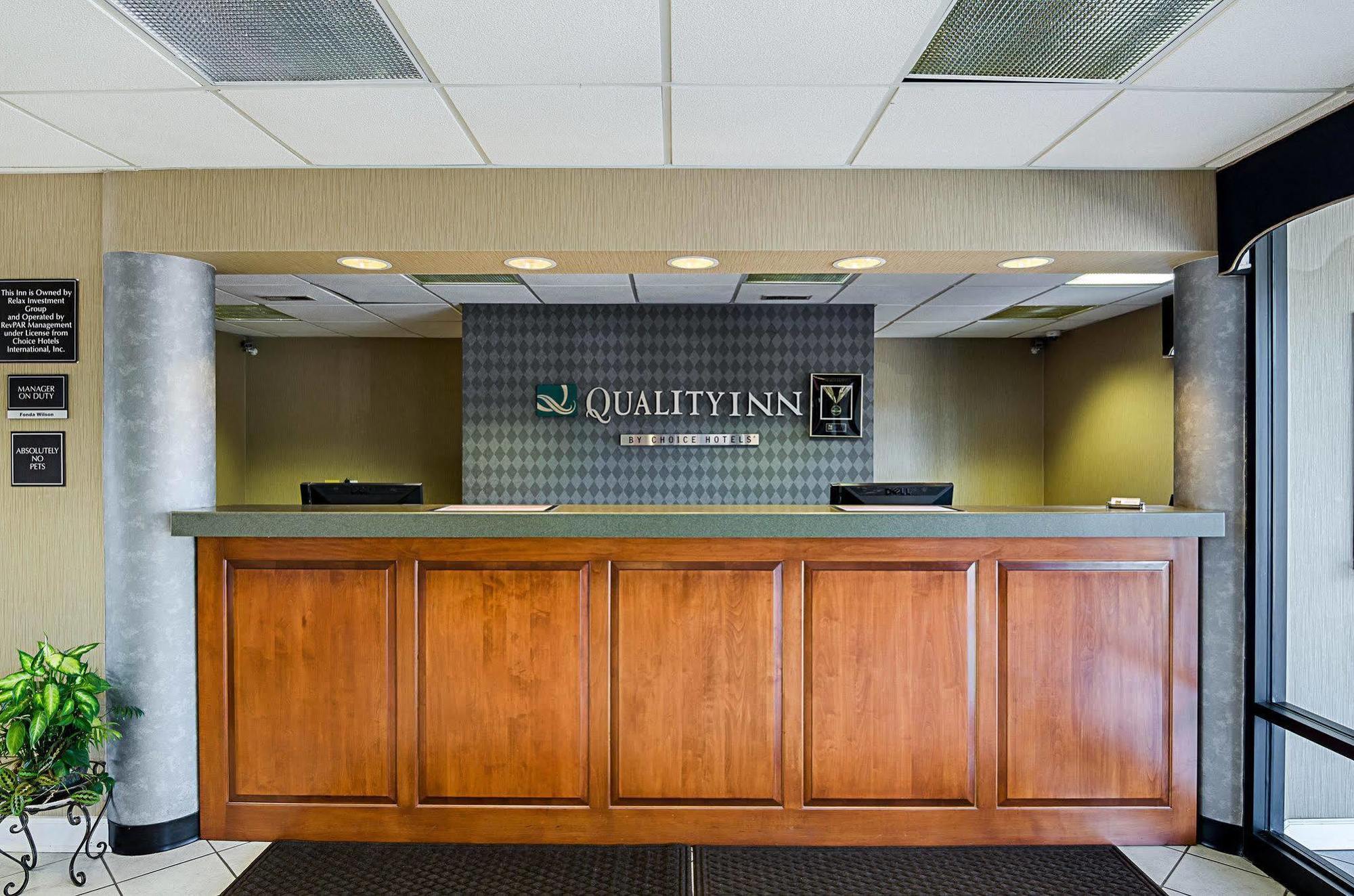 Quality Inn Troutville - Roanoke North Екстериор снимка
